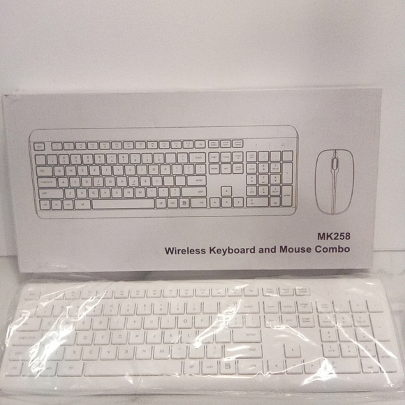 Wireless Keyboard and Mouse Combo - White - Picture 3 of 4